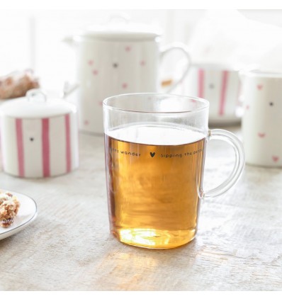 Tetera Blanca con corazones rosas