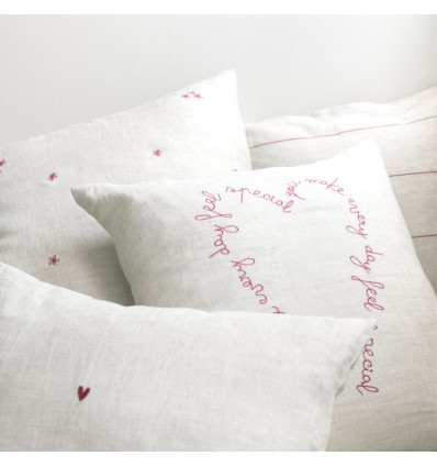 Funda cojín 50x50 Natural/Corazón Rosa