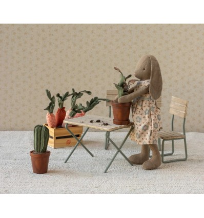 Juego de jardín, mesa con silla y banco, miniatura